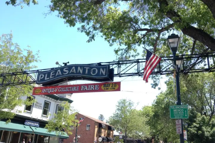 Main Street arch sign in downtown Pleasanton, California, served by Bodewell Appliance Repair